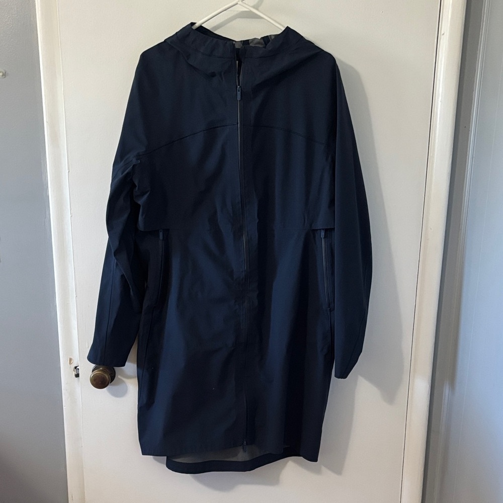 lululemon athletica Rain Rebel Navy Hooded Rain Coat
